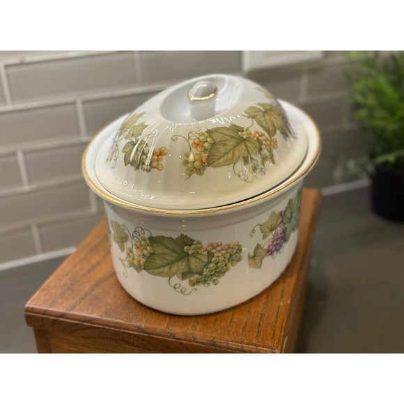 Royal Worcester Vine Harvest Gold Trim Lidded Oval Casserole Dish - Picture 2 of 6